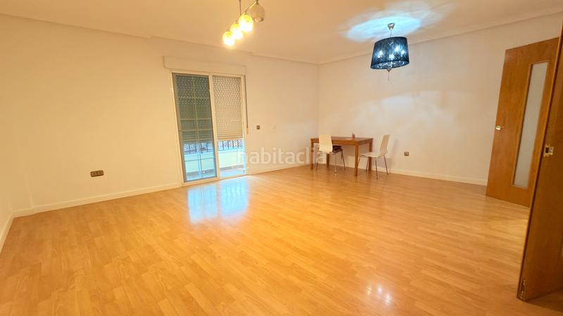 Foto d394b0df-1506-40b0-8c6f-4c8eb76cff47. Alquiler piso se alquila bonito piso para larga temporada en vélez-málaga. en Vélez - Málaga