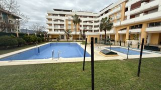 Rent Flat in Paseo Marítimo de Levante. Se alquila precioso piso para larga temporada en torre del mar.