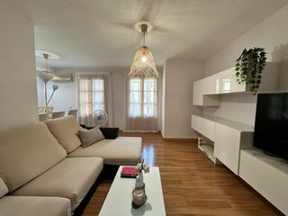 Pis a Camino Viejo de Málaga. Se vende espectacular piso en el centro de vélez-málaga.