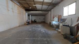 Bâtiment à usage industriel à Camino Algarrobo - Las Arenas. Se vende nave de 500 m2 en el casco urbano de vélez-málaga.