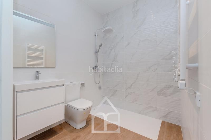 Foto fd0ece73-1228-401e-b9ab-5822ba93f877. Pis amb calefacció a Centre Cornellà de Llobregat