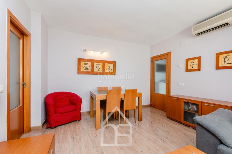 Foto 9af1cf5f-8924-43cb-bf49-d02b2824dcf8. Appartamento con riscaldamento parcheggio in Fontsanta-Fatjó Cornellà de Llobregat