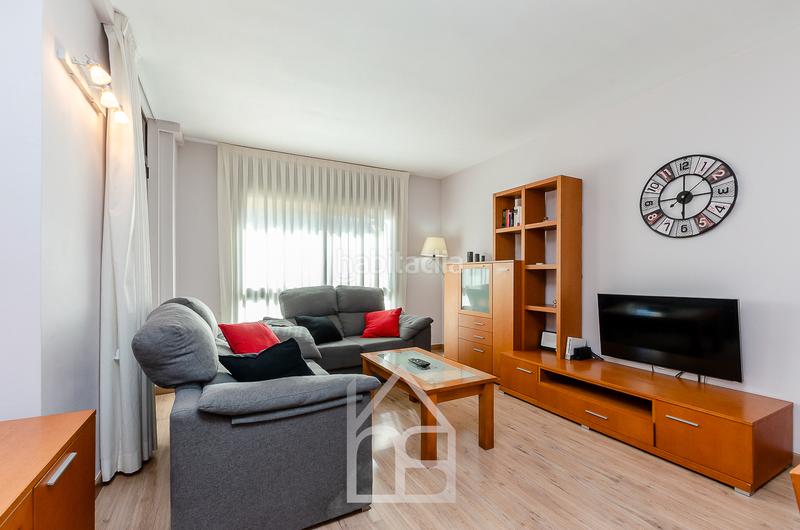 Foto f229d433-7cc5-4ef8-b81f-cf777f8d1b50. Appartamento con riscaldamento parcheggio in Fontsanta-Fatjó Cornellà de Llobregat