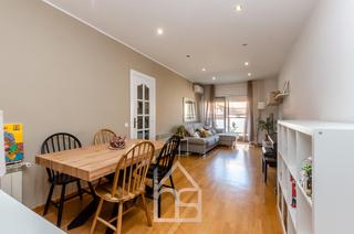 Flat in Centre. Reformado - 4 dormitorios, 3 dobles.