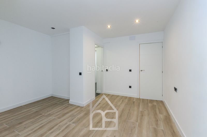 Foto f5ca7c6d-d0a6-4de5-9660-3928ebc2809a. Pis a Centre Cornellà de Llobregat
