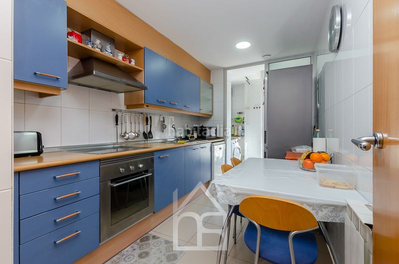 Foto 437e8c16-5d02-4334-acf5-9332ff41a83e. Pis amb calefacció aparcament a Almeda - El Corte Inglés Cornellà de Llobregat