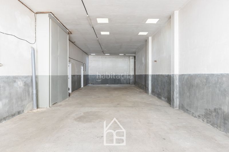 Foto 0e83bcc1-42d6-439c-a809-912d832054b3. Casa adossada amb calefacció aparcament a Centre Cornellà de Llobregat