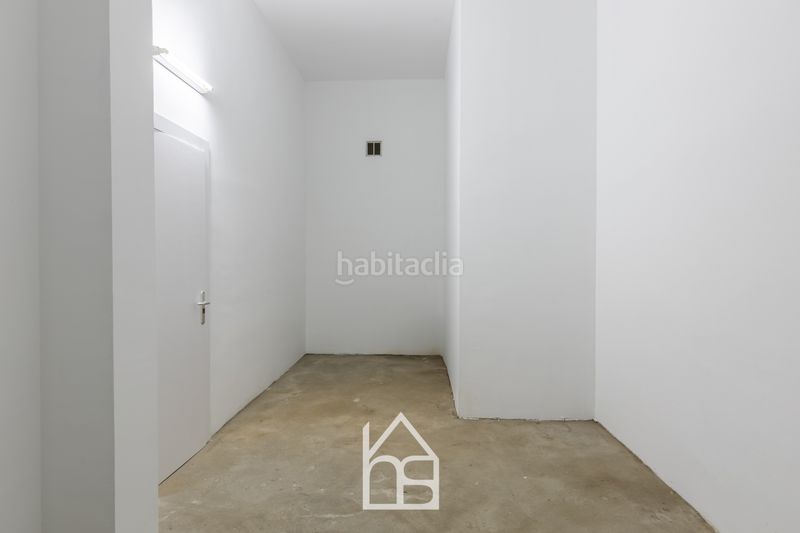 Foto 64d790a3-9740-4261-b25b-10816d07e95e. Casa adossada amb calefacció aparcament a Centre Cornellà de Llobregat