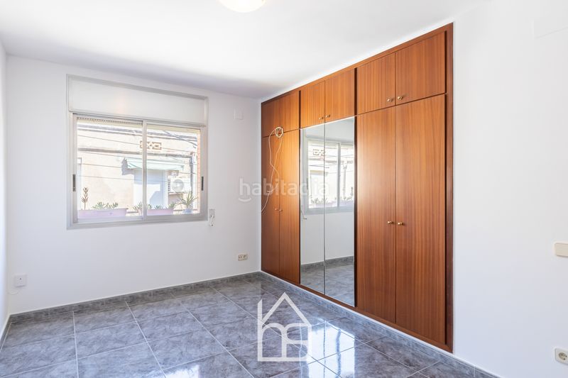 Foto aef0dfca-64ff-4464-9847-361ce0a5c5af. Casa adossada amb calefacció aparcament a Centre Cornellà de Llobregat