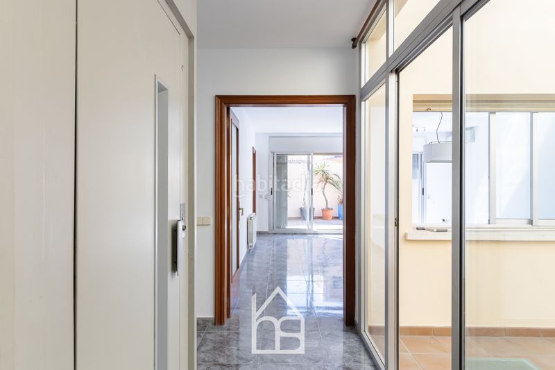 Foto b28ceb73-8e28-4a13-9969-9f52d29a7041. Casa adossada amb calefacció aparcament a Centre Cornellà de Llobregat