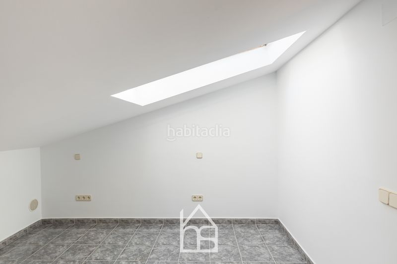 Foto e80ada7c-0616-48e7-9395-f27af14d9634. Casa adossada amb calefacció aparcament a Centre Cornellà de Llobregat