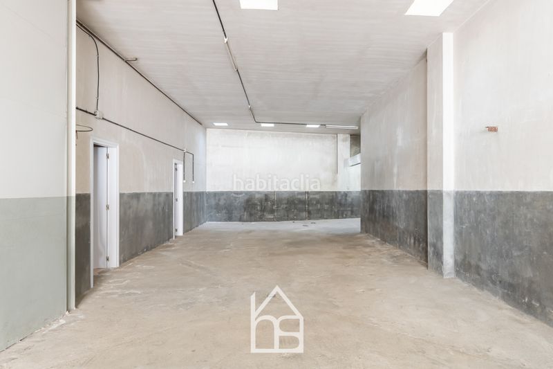 Foto ec47f245-9f37-43ca-8518-59b1070ba241. Casa adossada amb calefacció aparcament a Centre Cornellà de Llobregat