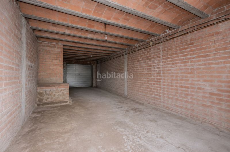 Foto 3f502637-b248-47d5-9dba-5181c7b1998d. Casa adossada amb calefacció aparcament a Riera Cornellà de Llobregat