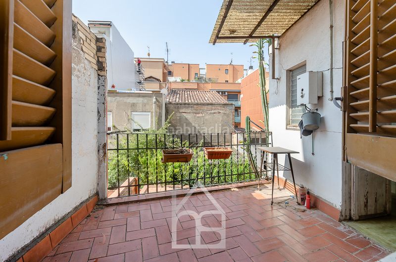 Foto 43bba132-1d97-4159-92bc-d891830dd726. Casa adossada amb calefacció aparcament a Riera Cornellà de Llobregat