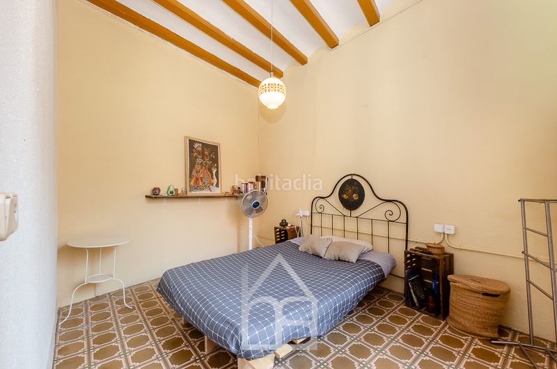 Foto 7334d8a1-ad8f-4790-89fd-814d95755dfb. Casa adossada amb calefacció aparcament a Riera Cornellà de Llobregat