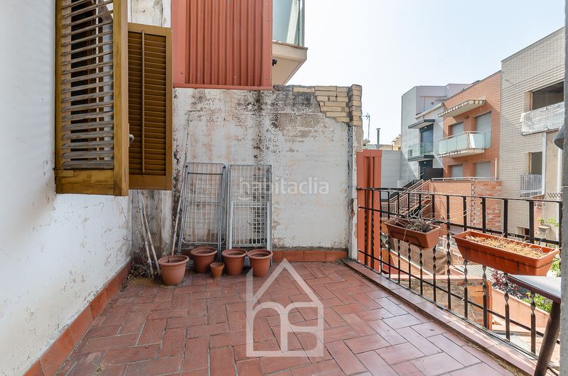 Foto b27c3f42-9ad2-45c5-b2af-0d859fd751d6. Casa adossada amb calefacció aparcament a Riera Cornellà de Llobregat