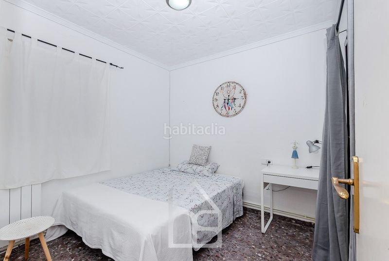 Foto 469e170e-81f3-4181-8a81-a71d39ee0cc8. Casa adossada amb calefacció a El Pedró Cornellà de Llobregat