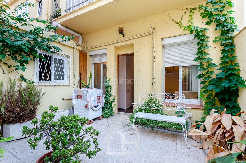 Foto 471a7643-0d9e-47f8-9bb8-c6ef3a557382. Casa adossada amb calefacció a El Pedró Cornellà de Llobregat