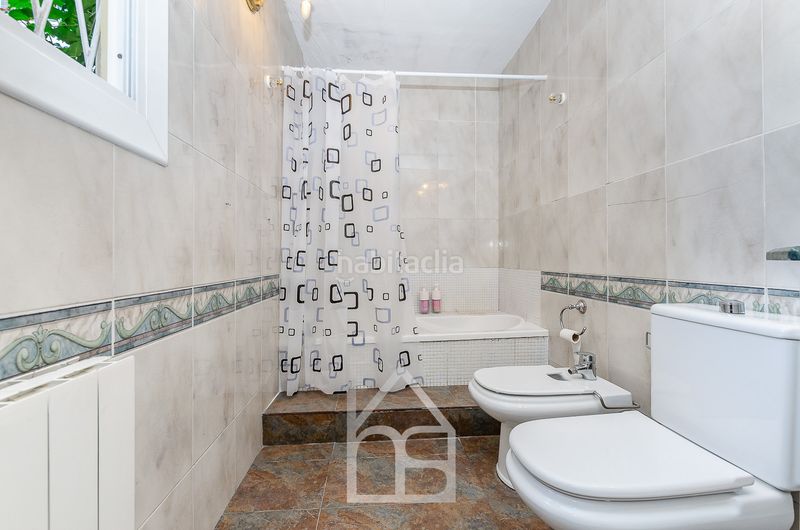Foto 56e41b5d-0b6d-4043-ac2d-d2c2bc2bfb08. Casa adossada amb calefacció a El Pedró Cornellà de Llobregat