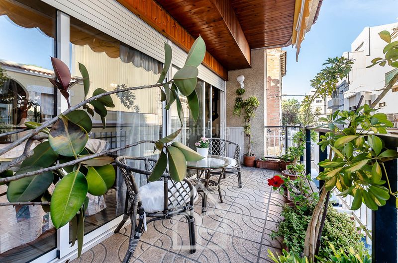 Foto 5ba0dc3a-05e2-42f1-a78e-52ea91c996ce. Casa adossada amb calefacció a El Pedró Cornellà de Llobregat