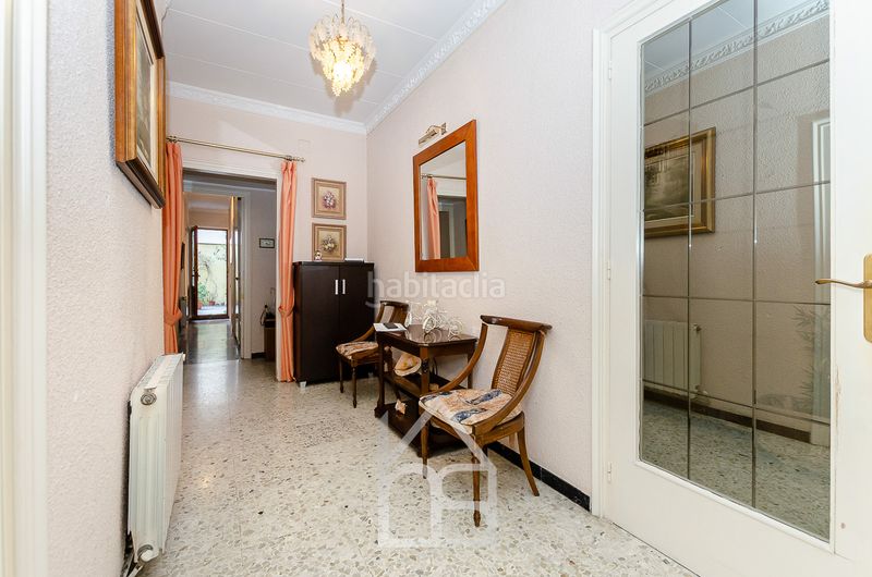 Foto 818b615b-2b66-4c2b-9fc4-b26db7e0a63d. Casa adossada amb calefacció a El Pedró Cornellà de Llobregat