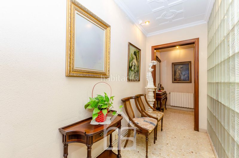 Foto d7cb95b0-871d-4ce9-aa82-64cdd6d274b7. Casa adossada amb calefacció a El Pedró Cornellà de Llobregat