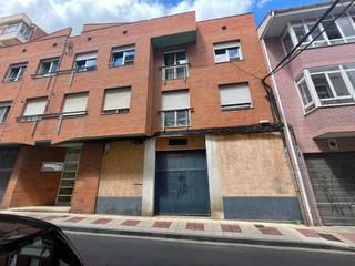 Local commercial  Calle josé gonzález. Local sin acondicionar zona mariano andrés