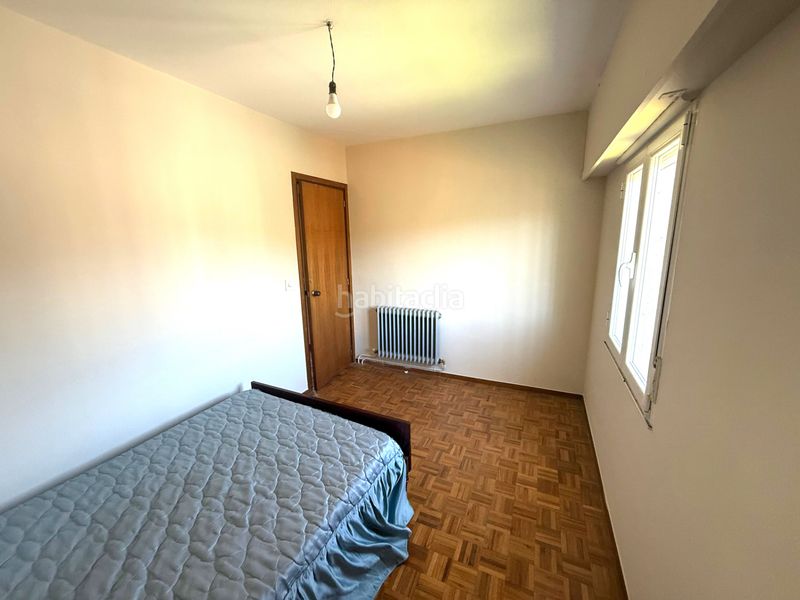 Foto 1286fd9a-9fb4-4a95-bd50-00a4c67eb95e. Casa adossada amb xemeneia calefacció aparcament a Boñar