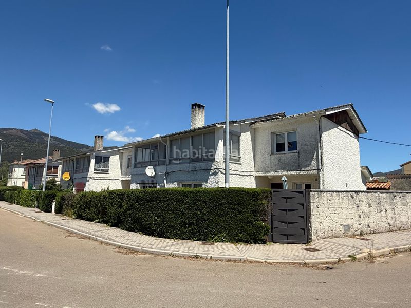 Foto 303a8d83-acee-4ba8-a28a-e7966c4cd3ed. Casa adossada amb xemeneia calefacció aparcament a Boñar