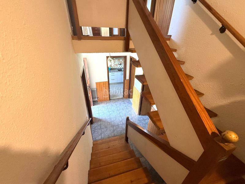 Foto bba36a18-4680-44ac-8bac-0fc18d545261. Casa adossada amb xemeneia calefacció aparcament a Boñar