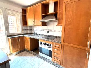 Duplex à Avenida de la libertad 72. Dúplex  avenida de la libertad en navatejera
