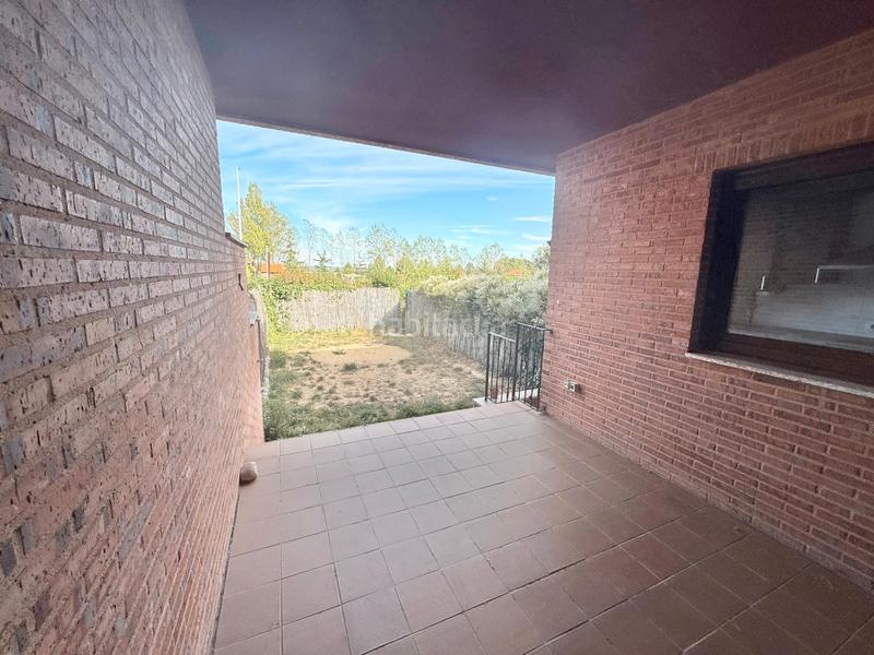 Foto 01acb9aa-a7f9-43a2-9579-a21344d5872d. Casa adossada a calle vegamian 2 a Garrafe de Torío