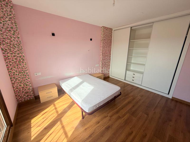 Foto 0f83556f-f581-4eb4-8a6c-03e02e46cbe7. Casa adossada a calle vegamian 2 a Garrafe de Torío