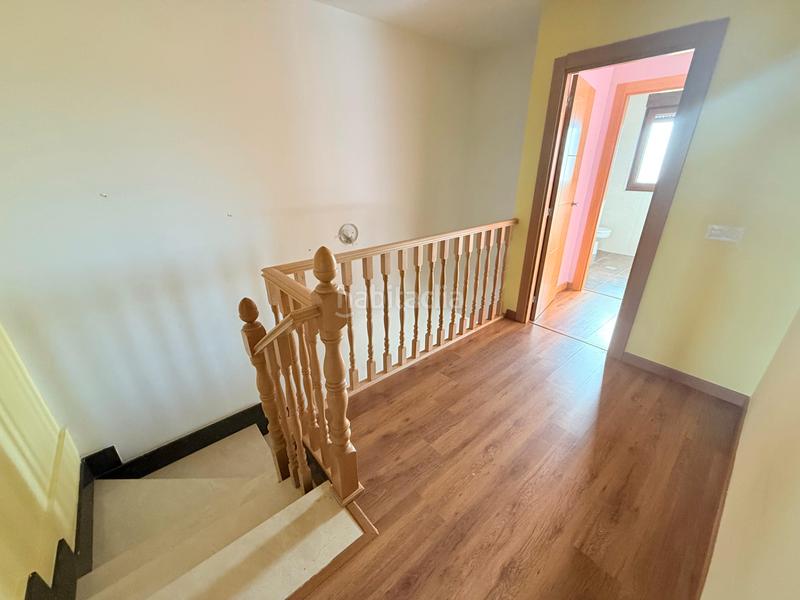 Foto 6b17ab5e-2623-42b1-91ce-58ac66e1847c. Casa adossada a calle vegamian 2 a Garrafe de Torío