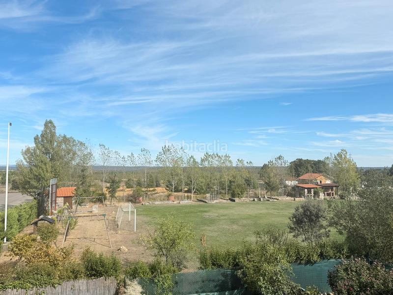 Foto da72b9b5-85e5-40f3-b9e1-dde2515d6429. Casa adossada a calle vegamian 2 a Garrafe de Torío