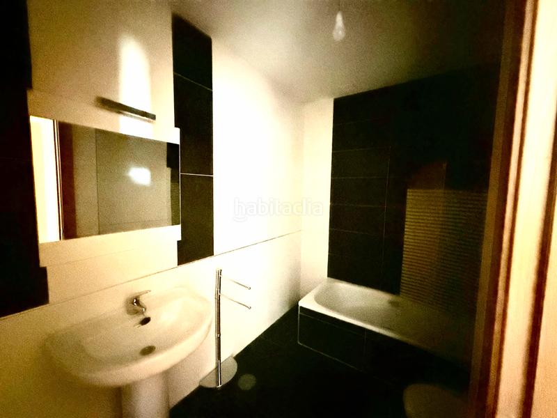 Foto e874f3e9-9575-43a0-941b-fec6fa5cbd74. Casa adossada a calle vegamian 2 a Garrafe de Torío