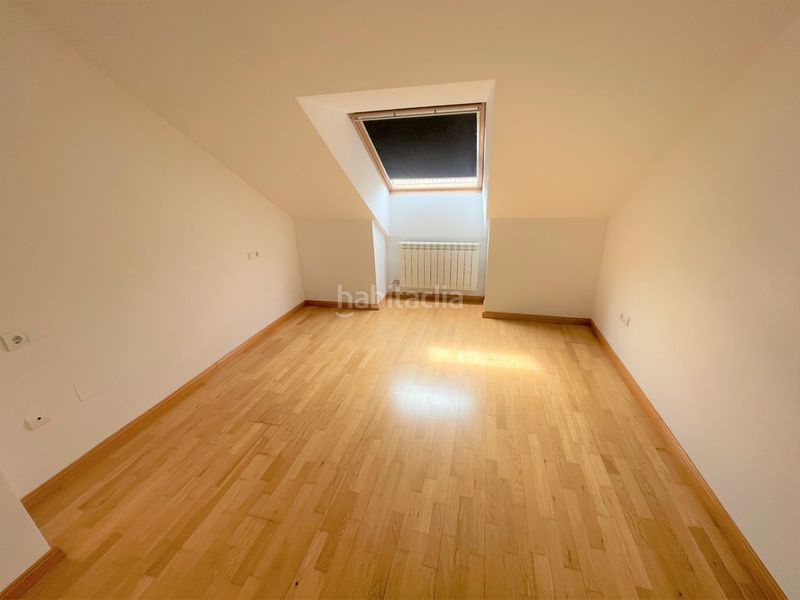 Foto 4b772f8a-2589-4b49-a129-492332fab886. Dúplex en calle zarcillos 10 dúplex en Trobajo del camino