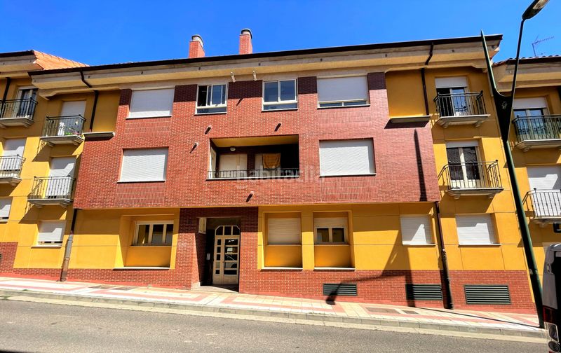 Foto ce12024b-d7a5-42d6-82b6-72dc995b6561. Dúplex en calle zarcillos 10 dúplex en Trobajo del camino