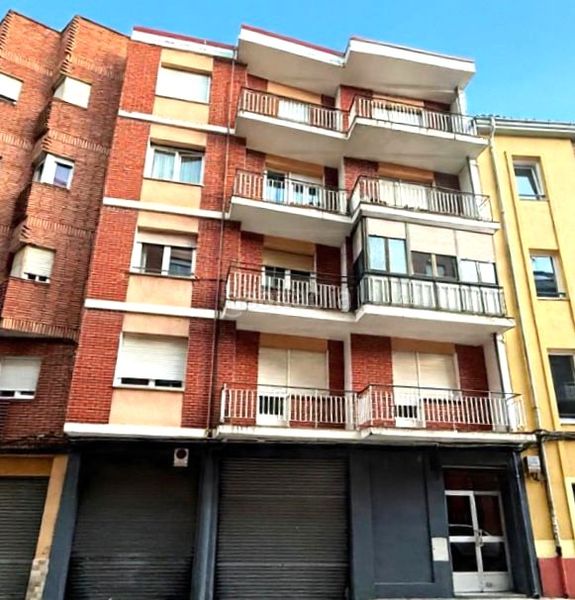 Foto e7b62895-90f6-4555-ae5c-2b5190e22fb3. Pis a San Mamés - La Palomera León