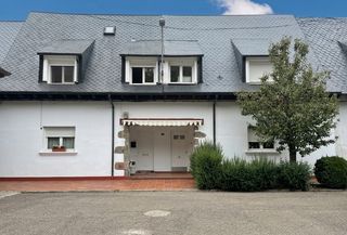 Maison jumelée à N/a. Casa adosado en matallana del torío (barrio de la estación)