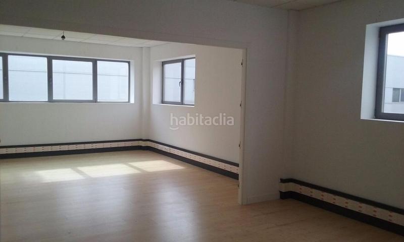 Foto 1864eb3d-8aee-4047-8645-06b0af99d639. Bureau avec parking dans Cabanillas del Campo