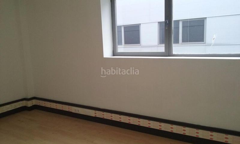 Foto 823621fc-040e-42f5-9826-d1d6b8bc2cdb. Bureau avec parking dans Cabanillas del Campo