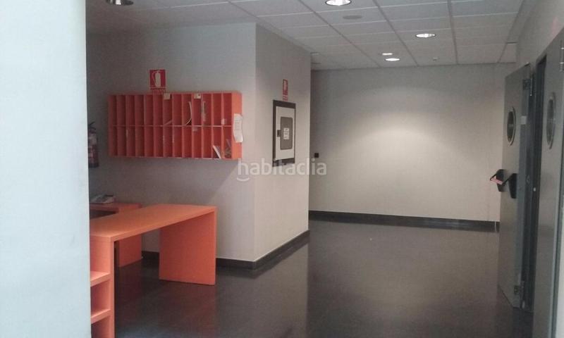 Foto 8ba019dd-0e26-4952-a5e7-83584576c73d. Bureau avec parking dans Cabanillas del Campo