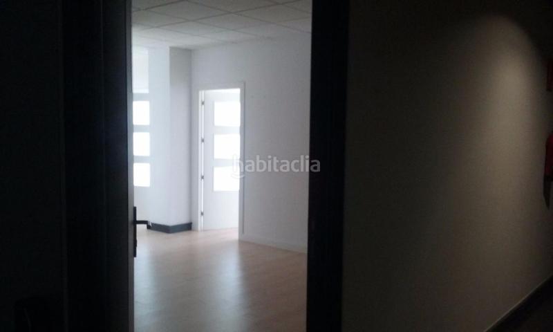 Foto 90e523ab-1e68-4433-9599-213d2a152c60. Bureau avec parking dans Cabanillas del Campo