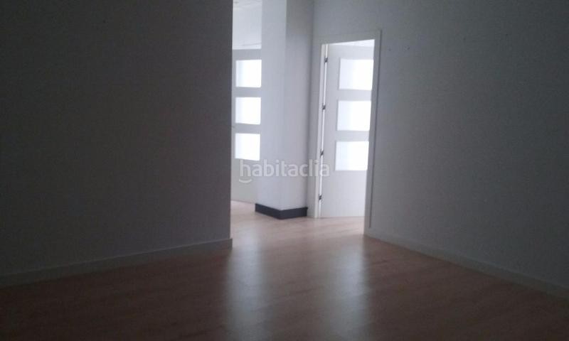 Foto 9c5b6607-3c4a-42dd-8b63-91f538905d09. Bureau avec parking dans Cabanillas del Campo