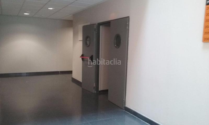 Foto e4fe0ee4-6b8e-4291-8dbe-ee1240ae0cf9. Bureau avec parking dans Cabanillas del Campo