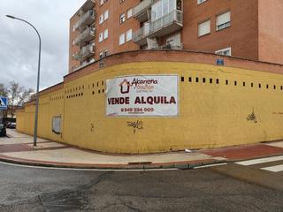 Location Local commercial  N/a. Local comercial diáfano, una sola planta con una superficie de 8