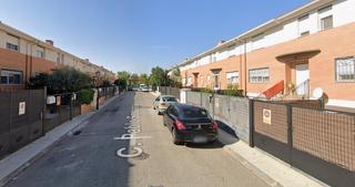 Maison jumelée à Alovera. Adosado alovera