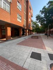 Location Local commercial  De jorge luis borges. Local en alquiler en zona consolidada de guadalajara