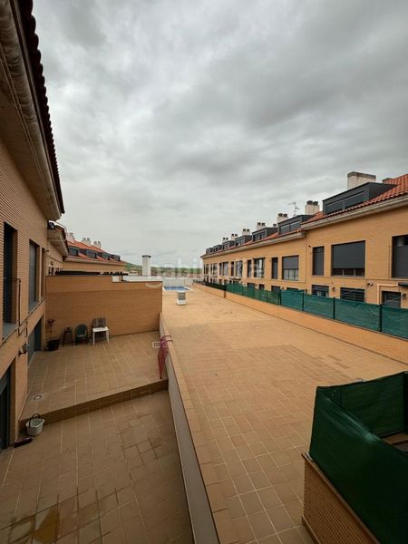 Foto d26e5a86-367a-40b7-ba33-2ebe5e0de683. Dúplex  zona centro en Torrejón del Rey